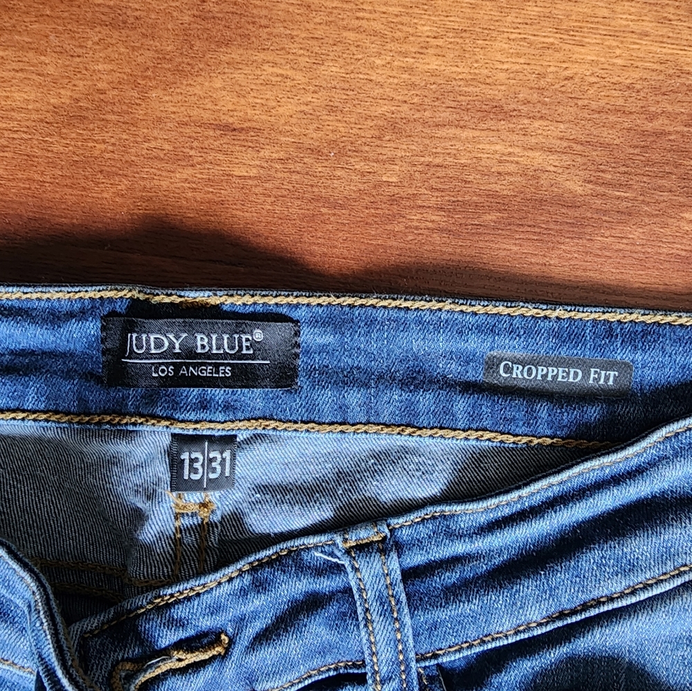 Jeans - Picture 2 of 3